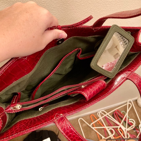 Liz Claiborne Red Snakeskin Laptop Bag - Picture 4 of 6